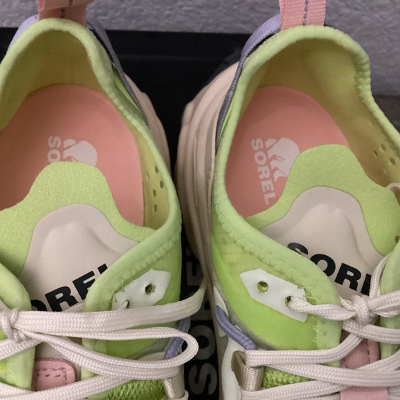 SOREL Women's Kinetic Breakthru Tech Lace Sneakers, size 8 - Picture 4 of 12